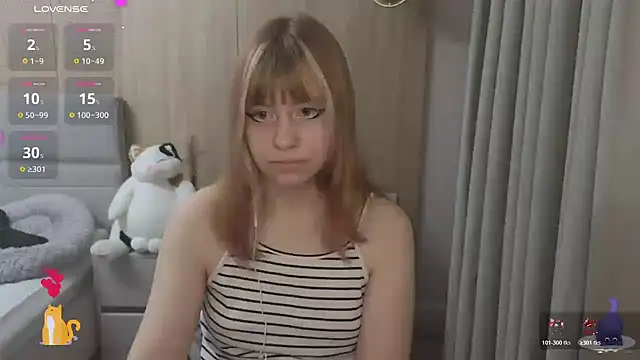 Snapshot of HermioneHHH chatting on November 4, 2025, 4:06 pm HermioneHHH online show from November 4, 2025, 4:06 pm