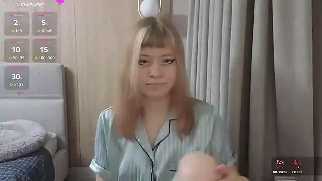 Snapshot of HermioneHHH chatting on November 18, 2025, 8:46 pm HermioneHHH online show from November 18, 2025, 8:46 pm