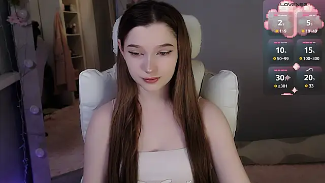 White kitty01 online show from January 29, 2025, 12:35 pm