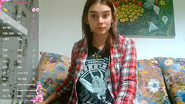 Snapshot of Sophie_Bell chatting on December 14, 2024, 10:18 pm Sophie Bell online show from December 14, 2024, 10:18 pm