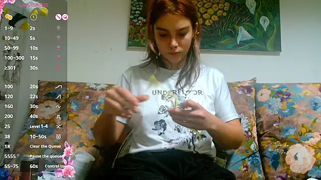 Snapshot of Sophie_Bell chatting on December 26, 2024, 7:38 pm Sophie Bell online show from December 26, 2024, 7:38 pm