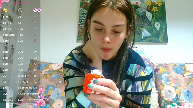 Snapshot of Sophie_Bell chatting on January 5, 2025, 9:57 pm Sophie Bell online show from January 5, 2025, 9:57 pm