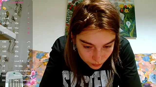 Snapshot of Sophie_Bell chatting on January 8, 2025, 11:52 pm Sophie Bell online show from January 8, 2025, 11:52 pm