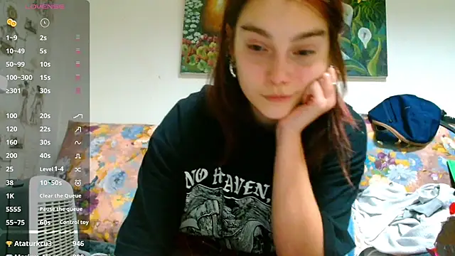 Snapshot of Sophie_Bell chatting on February 14, 2025, 10:14 pm Sophie Bell online show from February 14, 2025, 10:14 pm