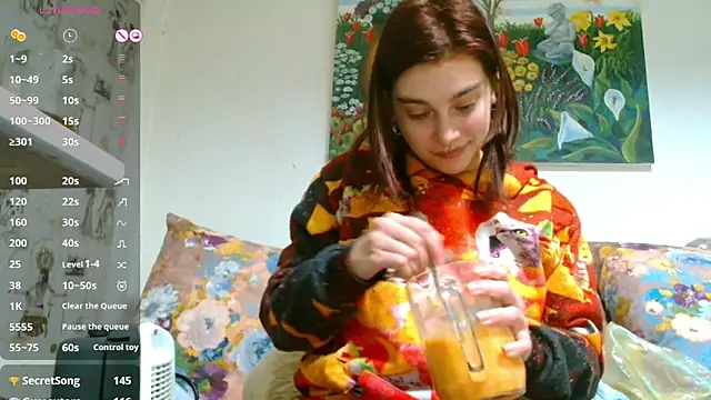 Snapshot of Sophie_Bell chatting on February 20, 2025, 11:10 pm Sophie Bell online show from February 20, 2025, 11:10 pm