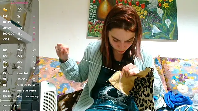 Snapshot of Sophie_Bell chatting on March 7, 2025, 5:17 pm Sophie Bell online show from March 7, 2025, 5:17 pm