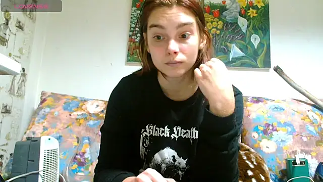 Snapshot of Sophie_Bell chatting on March 14, 2025, 4:30 pm Sophie Bell online show from March 14, 2025, 4:30 pm