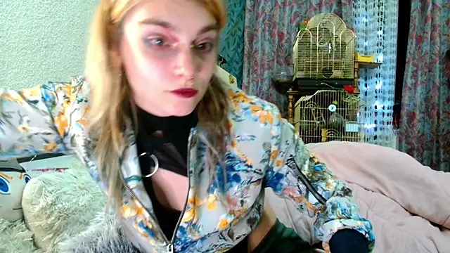 Sophie Bell online show from May 4, 2026, 6:59 pm