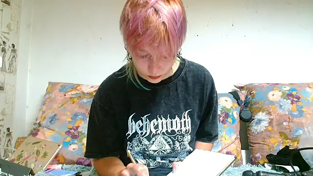 Snapshot of Sophie_Bell chatting on June 13, 2026, 8:07 pm Sophie Bell online show from June 13, 2026, 8:07 pm