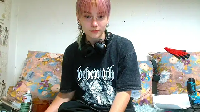 Snapshot of Sophie_Bell chatting on June 14, 2026, 7:27 pm Sophie Bell online show from June 14, 2026, 7:27 pm