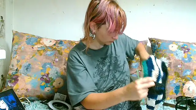 Sophie Bell online show from July 13, 2026, 6:00 pm