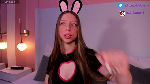 Snapshot of gabi_bunny chatting on February 28, 2025, 5:04 pm gabi bunny online show from February 28, 2025, 5:04 pm