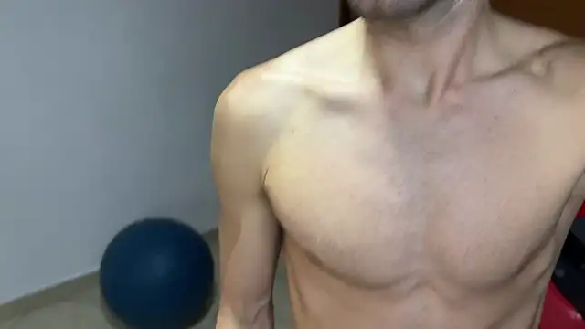 aquilesmade online show from December 5, 2024, 11:29 pm