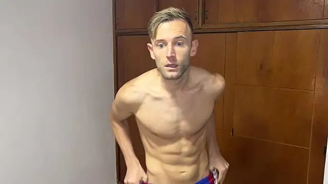 aquilesmade online show from December 15, 2024, 3:42 pm