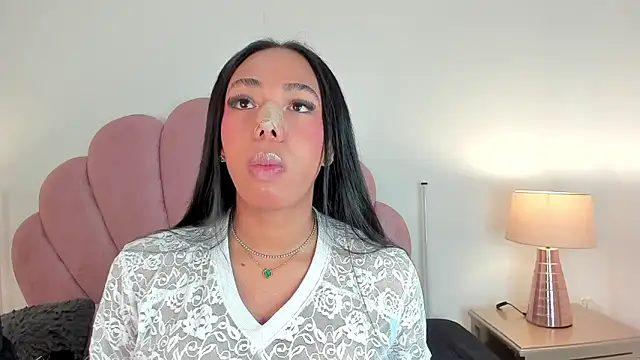 Nicole Paradise online show from December 1, 2025, 12:54 pm