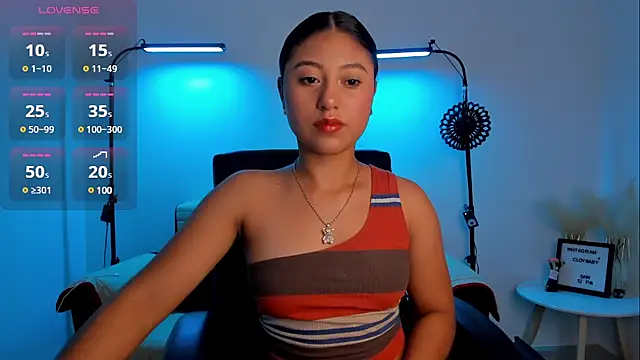 Snapshot of cloy_baby__ chatting on December 23, 2024, 10:53 am cloy baby online show from December 23, 2024, 10:53 am