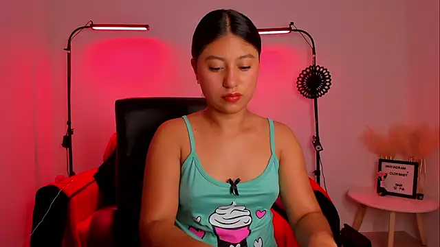 Snapshot of cloy_baby__ chatting on January 9, 2025, 10:41 am cloy baby online show from January 9, 2025, 10:41 am