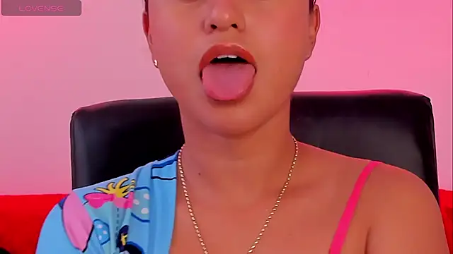 Snapshot of cloy_baby__ chatting on January 14, 2025, 1:38 pm cloy baby online show from January 14, 2025, 1:38 pm