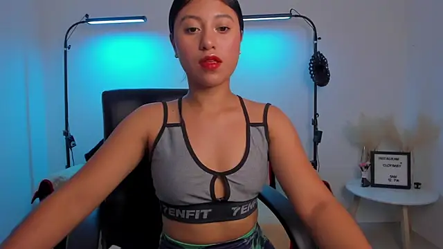 Snapshot of cloy_baby__ chatting on February 26, 2025, 12:38 am cloy baby online show from February 26, 2025, 12:38 am