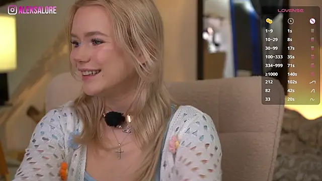 LexieLoree online show from January 7, 2026, 4:04 am