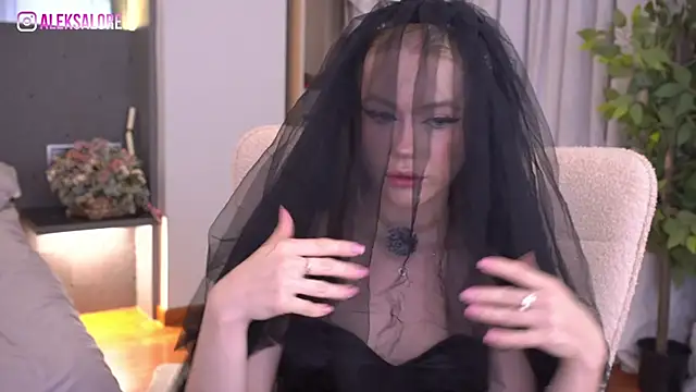 LexieLoree online show from July 19, 2026, 3:10 am