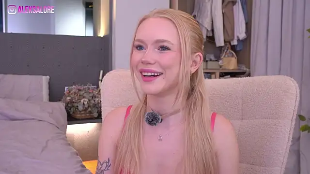 LexieLoree online show from July 20, 2026, 2:59 am