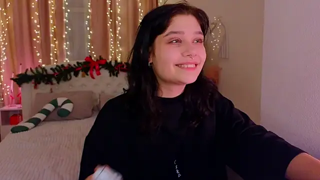 Snapshot of ari_rari chatting on January 15, 2025, 12:09 am ari rari online show from January 15, 2025, 12:09 am