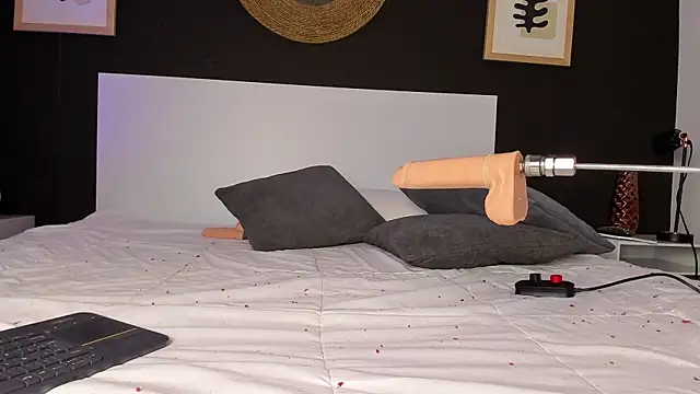 VioletPaket online show from December 20, 2024, 2:19 am