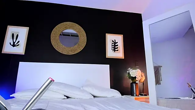 Snapshot of VioletPaket chatting on November 29, 2025, 1:25 pm VioletPaket online show from November 29, 2025, 1:25 pm