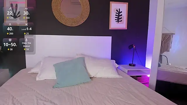 Snapshot of VioletPaket chatting on February 8, 2026, 12:08 pm VioletPaket online show from February 8, 2026, 12:08 pm