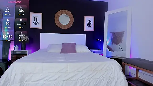 Snapshot of VioletPaket chatting on February 22, 2026, 1:09 pm VioletPaket online show from February 22, 2026, 1:09 pm