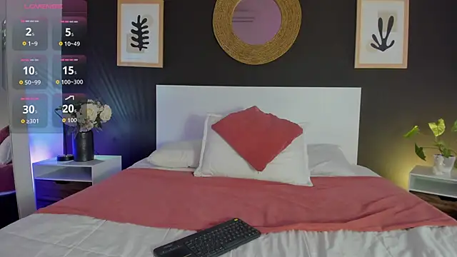 VioletPaket online show from April 24, 2026, 11:23 am