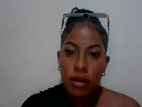 Snapshot of Kitra_New chatting on September 14, 2025, 8:02 am Kitra New online show from September 14, 2025, 8:02 am