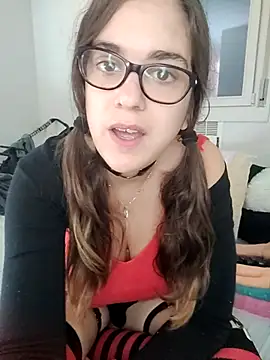 Miachan LaGattinaVogliosa online show from October 15, 2025, 1:00 pm