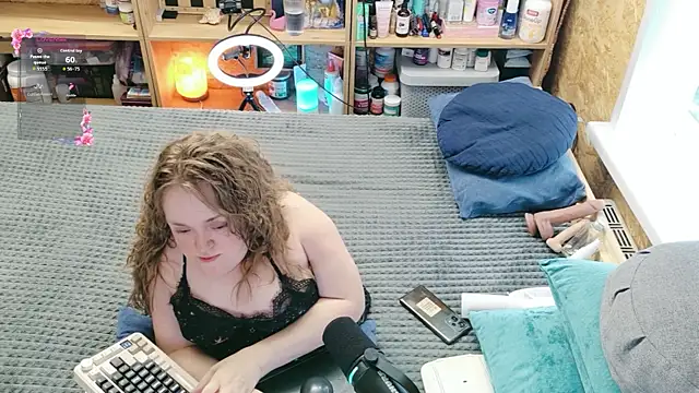 MiniNatalie online show from April 5, 2026, 10:23 am