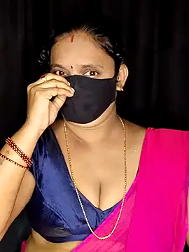 vintage-vibs online show from October 29, 2025, 5:25 pm