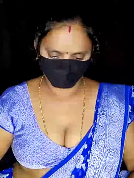 vintage-vibs online show from November 23, 2025, 5:46 pm