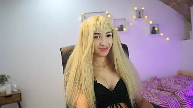 Amai  Liu online show from October 19, 2025, 5:57 pm