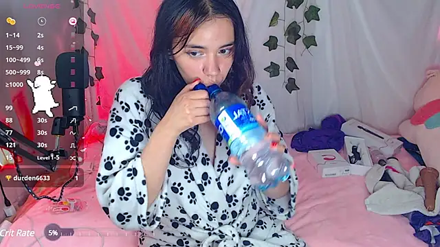 Snapshot of sophie_north chatting on January 12, 2025, 12:39 am sophie north online show from January 12, 2025, 12:39 am