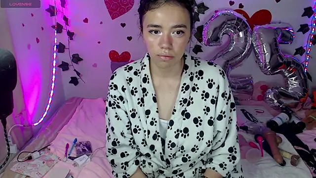 Snapshot of sophie_north chatting on February 25, 2025, 3:16 pm sophie north online show from February 25, 2025, 3:16 pm