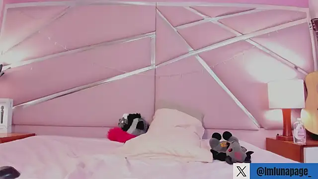 Lunapage online show from February 7, 2025, 11:13 pm