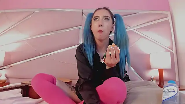 Lunapage online show from March 18, 2025, 7:20 pm