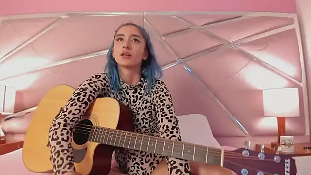 Lunapage online show from March 21, 2025, 7:13 pm