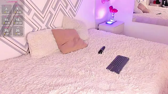  CurlyGirl  online show from March 10, 2025, 10:45 pm