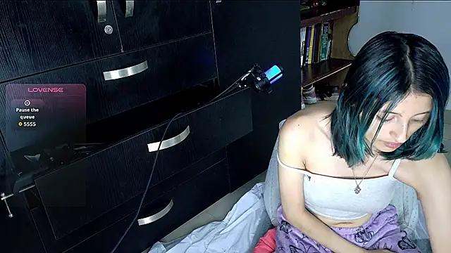 Camila---torres online show from October 5, 2025, 2:10 am