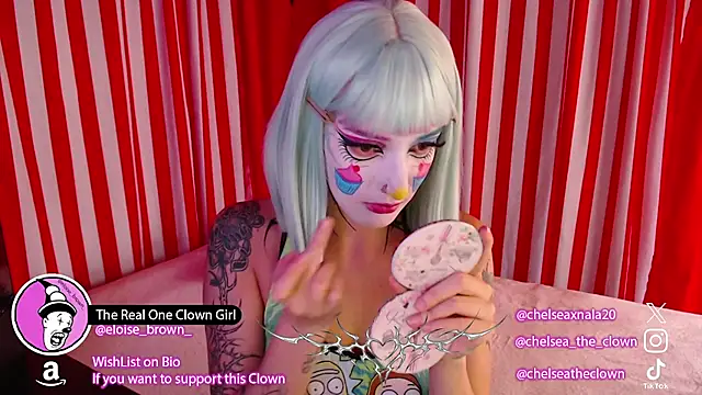 Snapshot of Eloise-brown chatting on July 16, 2026, 6:36 pm Eloise-brown online show from July 16, 2026, 6:36 pm