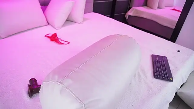 Bella TS  online show from January 23, 2025, 12:57 am