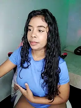 Fanny Klean online show from October 26, 2025, 4:18 am