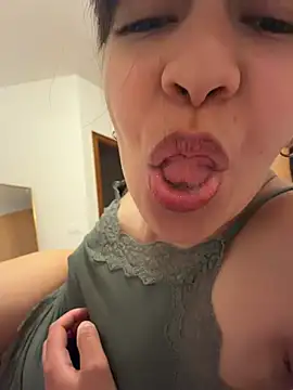 BitchyBratxxx online show from May 5, 2026, 7:22 pm