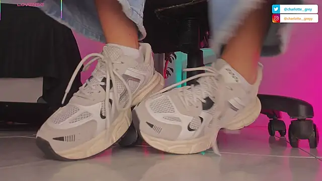 charlotte  grey online show from October 19, 2025, 11:55 am